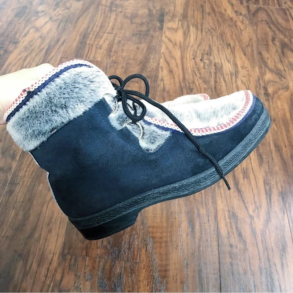 Yodelers • vintage 70s fur trimmed boots black suede faux fur lace up ankle